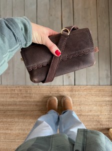 Mobiler Two Wavy Dark Taupe Bubbles Vintage