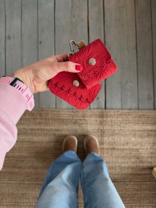 Headphone Case + Card Holder Red Roses Nubuck