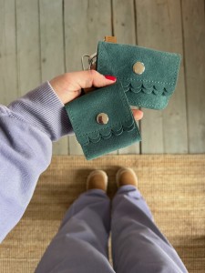 Headphone Case + Card Holder Emerald Suede