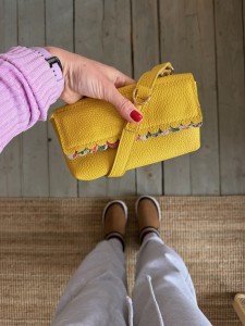 Mobiler Two Wavy Banana + Floral 