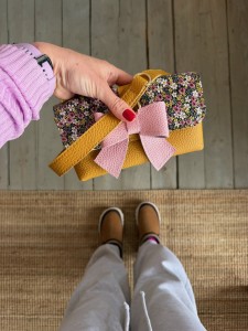 Mobiler Bow Honey + Floral + Pale Pink 