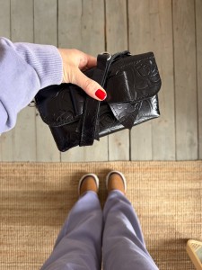 Mobiler Bow Black Roses 