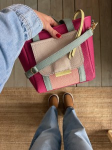 ClassyClap Fuchsia + Seashell + Cielo