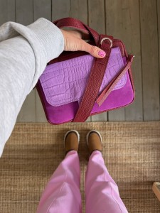 Bigger Pocket Cranberry + Croco II Lila Nubuck + Verbena Suede