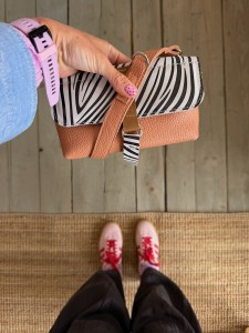 Mobiler Salmon + Zebra Nubuck