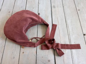 Knot Hobo Zip Muscat Suede