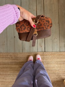 Mobiler Choco + Leopard IV Tobacco Suede