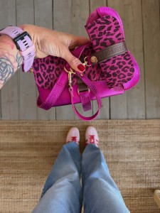 Mobiler Shimmer Fuchsia + Leopard I Fuchsia Nubuck + Sunglasses