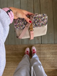 Mid Mobiler Seashell + Floral + Nude