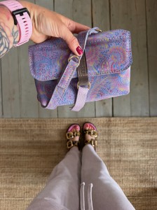 Mid Mobiler Paisley Lila Suede