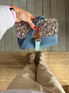 Mid Mobiler Jeans + Floral + Aqua 