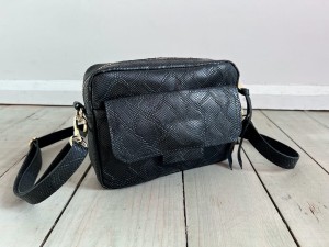 Mini Pocket Tiny Reptile Black 