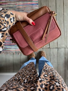 Mini Pocket Walnut + Shamal + Dark Pink Corduroy Nubuc