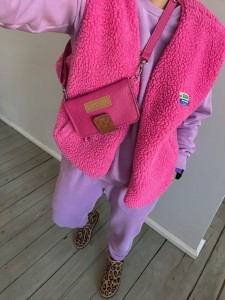 XS Fuchsia + Korodo Brown 