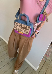 KOMPLET: Bigger Pocket Jeans Croco + Leopard IV Cream + Verbena Suede 